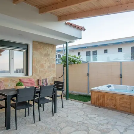 Omega Estate Villa Kypseli